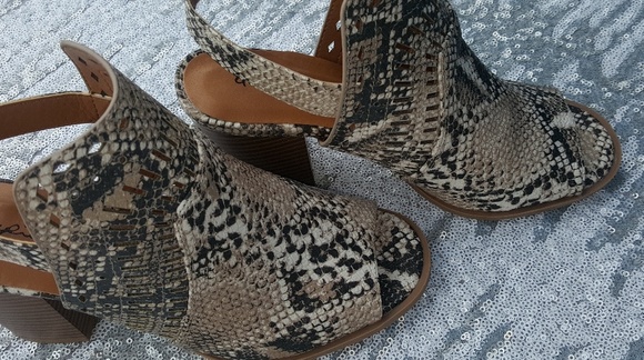 Booties - Picture 4 of 4